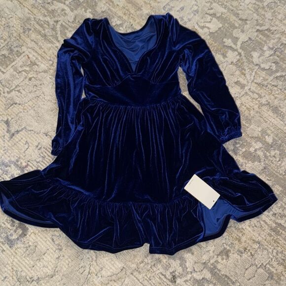 Halara Everyday Deep V Neck Long Sleeve Ruffled Hem
Velvet Mini Dress Xs NWT - Picture 12 of 12